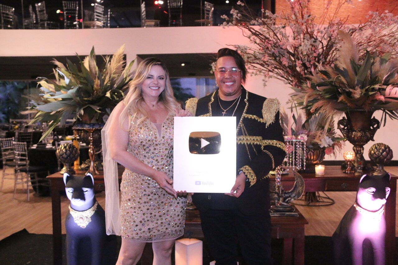 IMG_3949_Easy-Resize.com_ Tonny Santana celebra 25 anos e 1 milhão de inscritos YouTube com festa glamourosa
