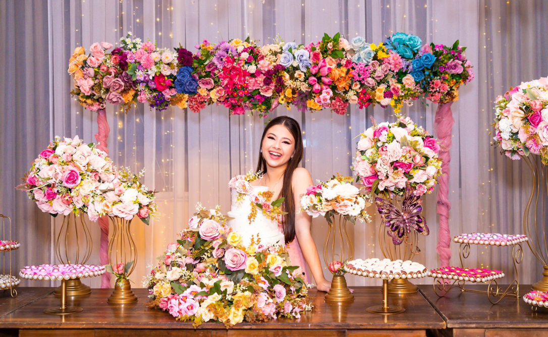 Mika Yui celebra seus 15 anos com baile de Primavera