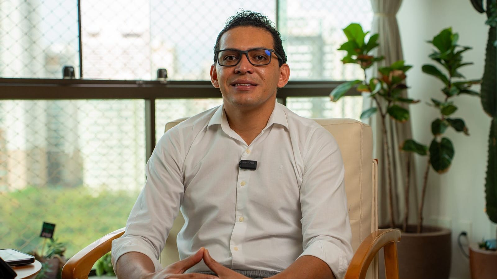 Nova dinâmica das cartas contempladas acelera a expansão do mercado imobiliário no coração do DF Investidores do Distrito Federal buscam eficiência financeira e segurança patrimonial com as metodologias do Grupo Capital DF, sob a liderança do especialista Jario Lopes O ambiente de negócios no Centro-Oeste brasileiro, com especial destaque para o Distrito Federal, atravessa uma fase de intenso aquecimento impulsionado por alternativas inteligentes de crédito. Diferente dos ciclos econômicos anteriores, o atual movimento de aquisição de bens tem como grande protagonista o uso estratégico das cartas contempladas, uma ferramenta que vem alterando profundamente a forma de consolidar riqueza no país. Compradores de alto padrão, empresários e famílias estão cada vez mais analíticos quanto aos custos invisíveis nas transações financeiras, encontrando nesse formato um caminho rápido, altamente flexível e inteligente para a compra de ativos, livre das altas taxas bancárias tradicionais.