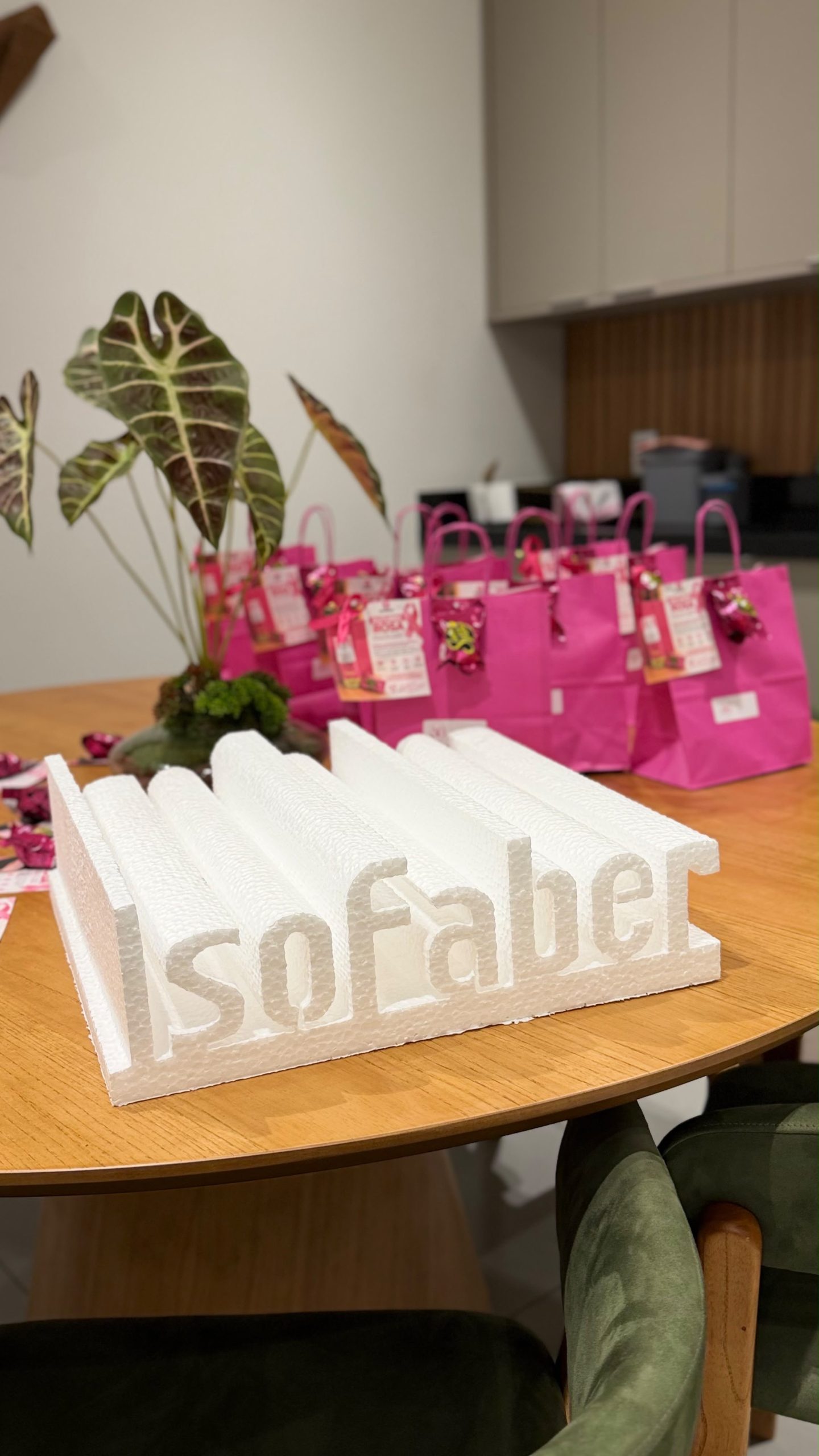 be7bc81c-8778-4a55-b235-e1f54731eb72-scaled Isofaber promove ação de conscientização pelo Outubro Rosa